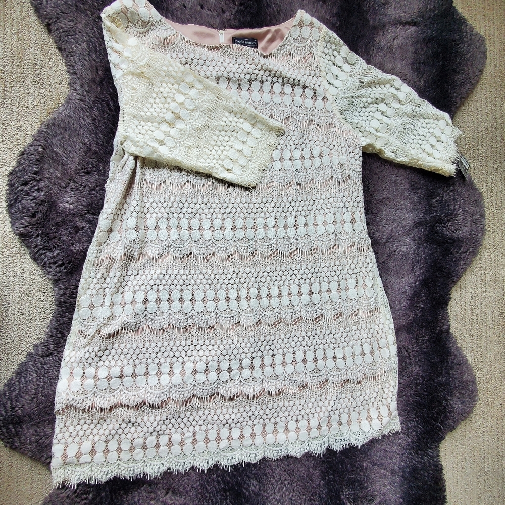 Jessica Howard patterned lace short dress with 3/4 sleeves - Picture 4 of 7